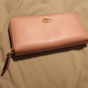 Gucci Leather zip around wallet